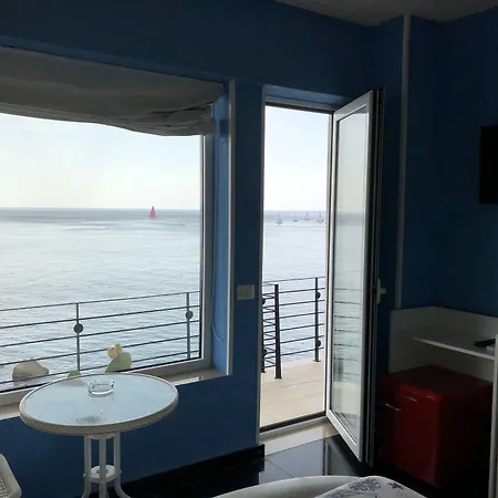 Bed and Breakfast Palace Blu Mare 3*