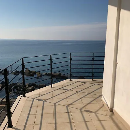Palace Blu Mare Bed & Breakfast 3*